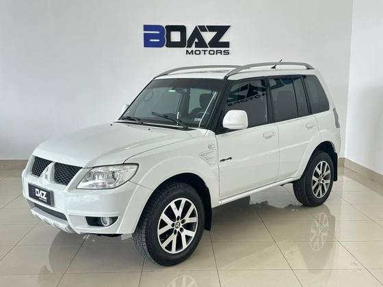 MITSUBISHI PAJERO TR4 2.0 4X4 16V 140CV FLEX 4P AUTOMÁTICO MITSUBISHI PAJERO TR4 2.0 4X4 16V 140CV FLEX 4P AUTOMÁTICO
